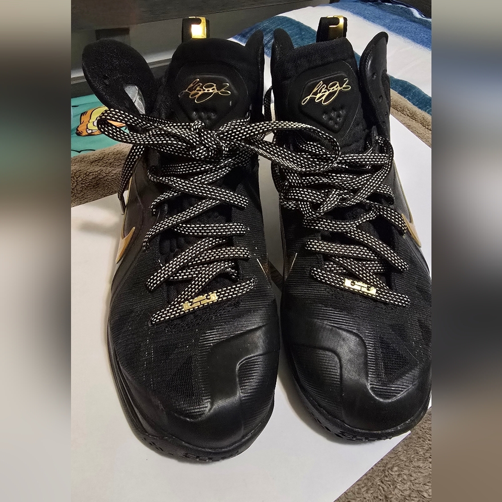 NIKE LEBRON 9 PS ELITE AWAY BASKETBALL SHOE 2012